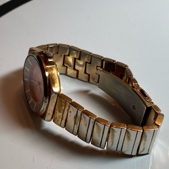 3 ladies watches. 2 new. 1 EUC. - Picture 4 of 9